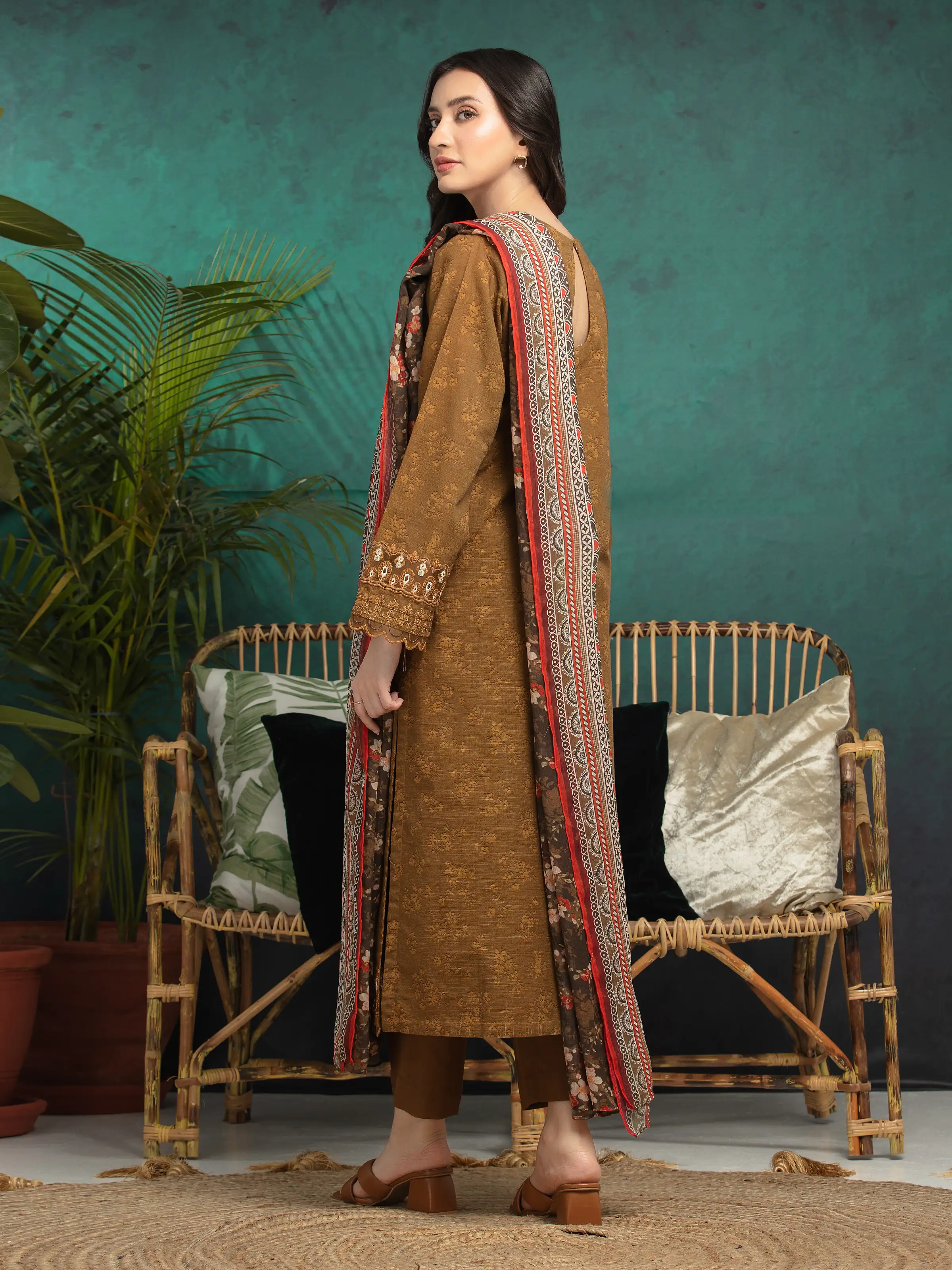 Embroidered Khaddar Suit - EWU24V12-30184-3P - Image 2