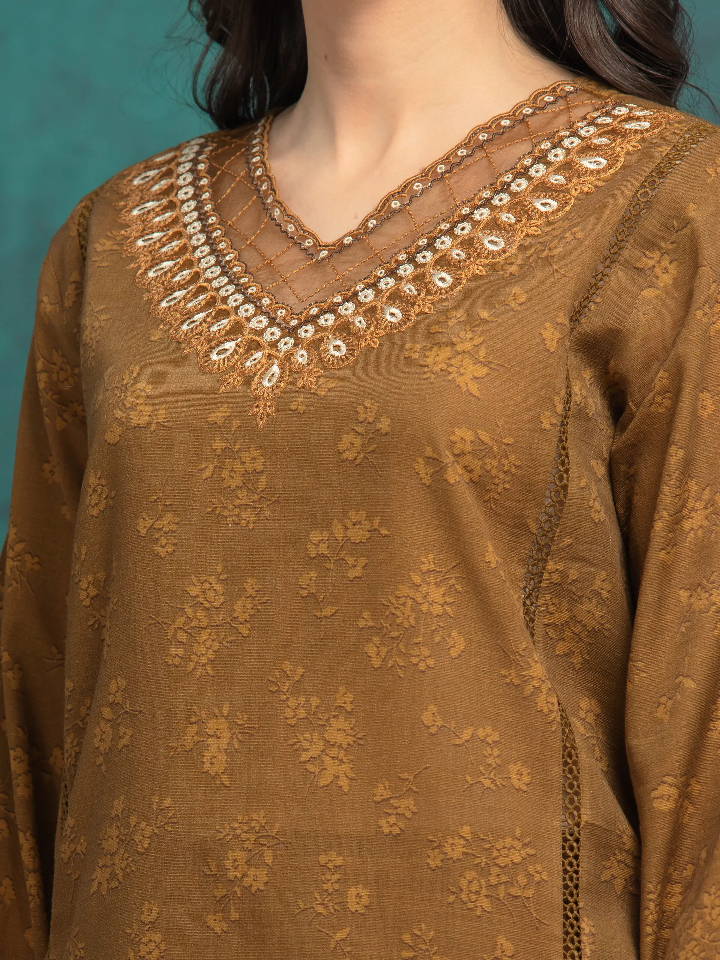 Embroidered Khaddar Suit - EWU24V12-30184-3P - Image 3