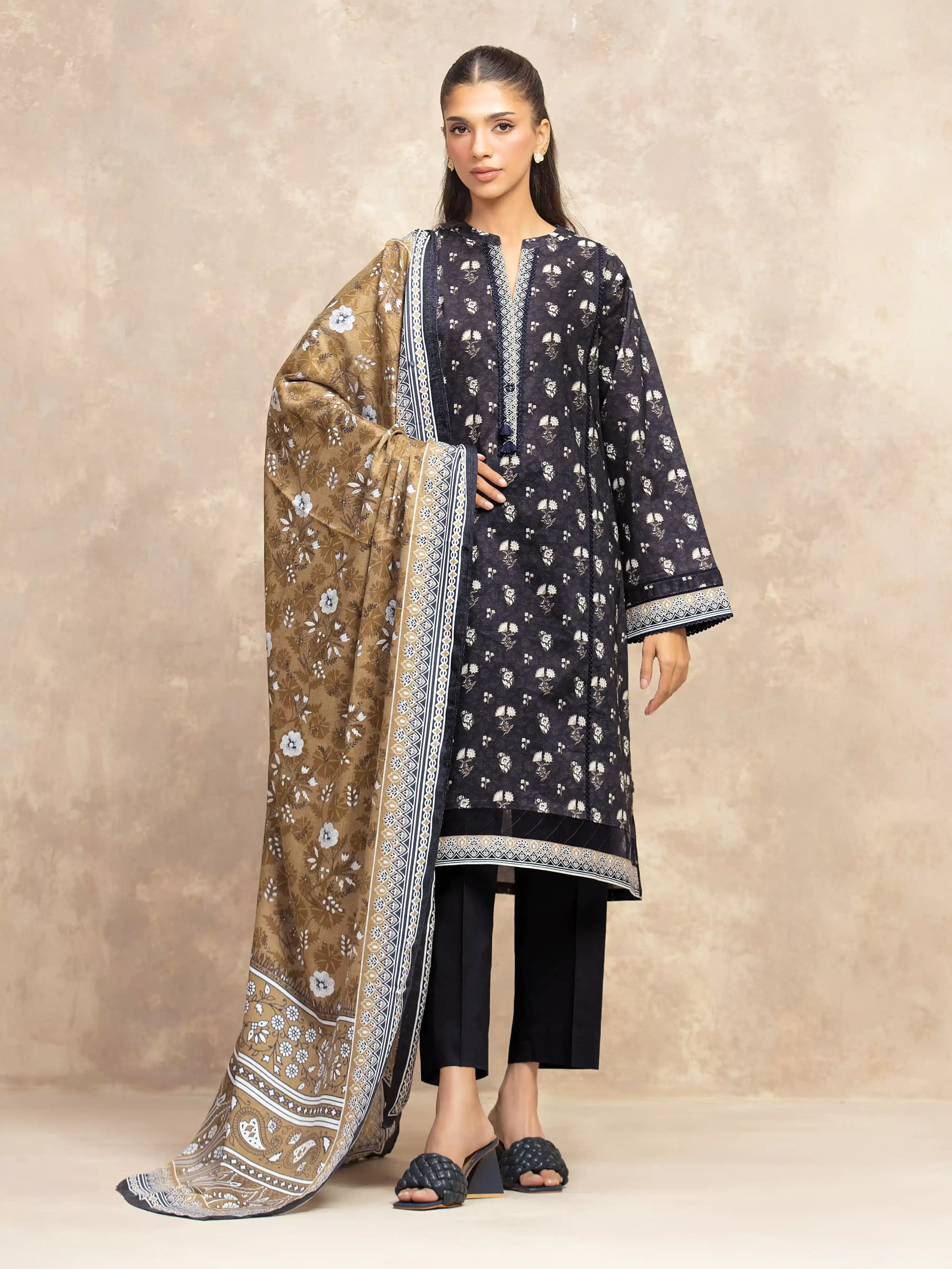 Printed Khaddar Suit - EWU5M3-028-3P