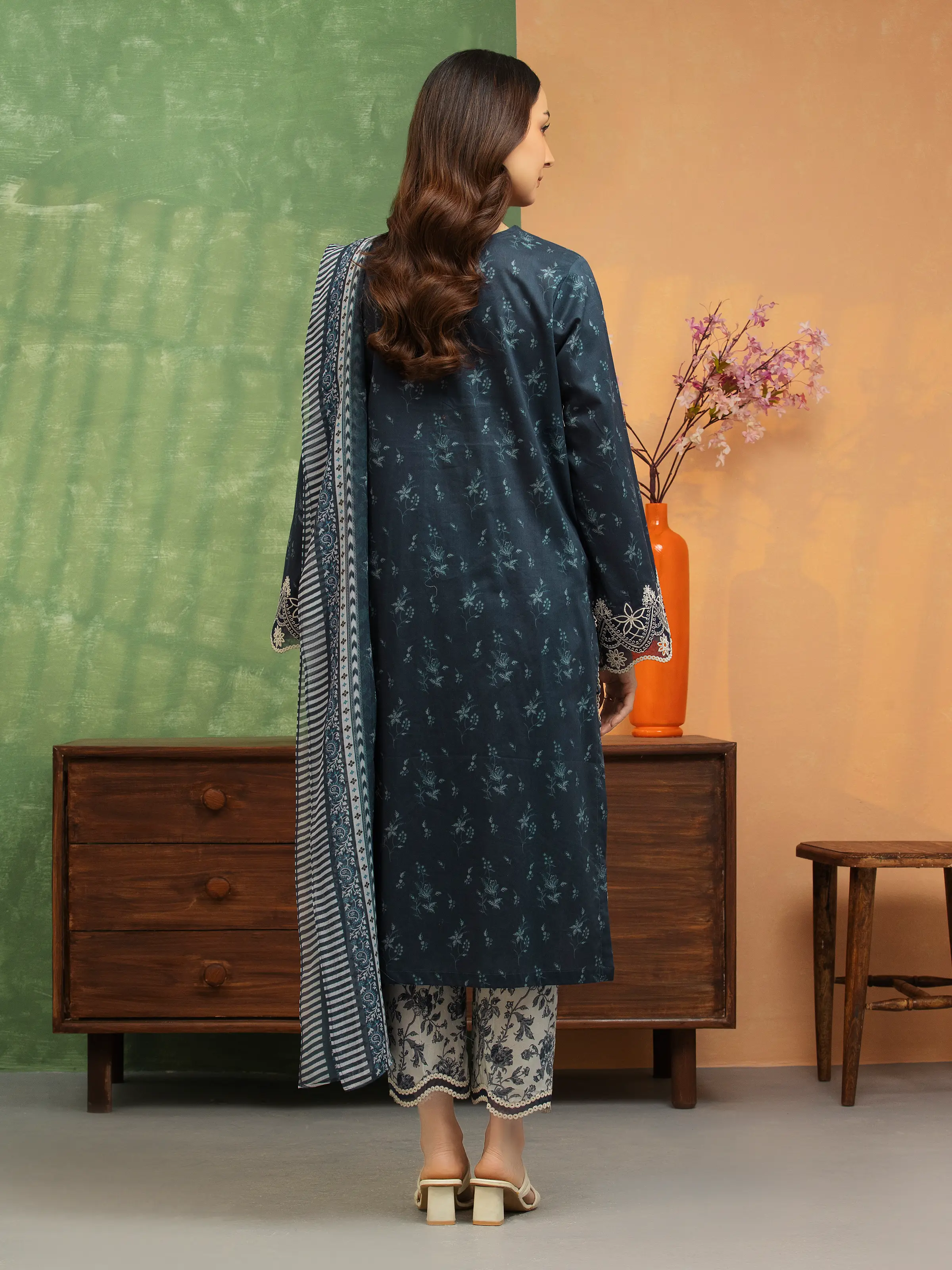 Embroidered Lawn Suit - EWU5V1-31413-3P - Image 2