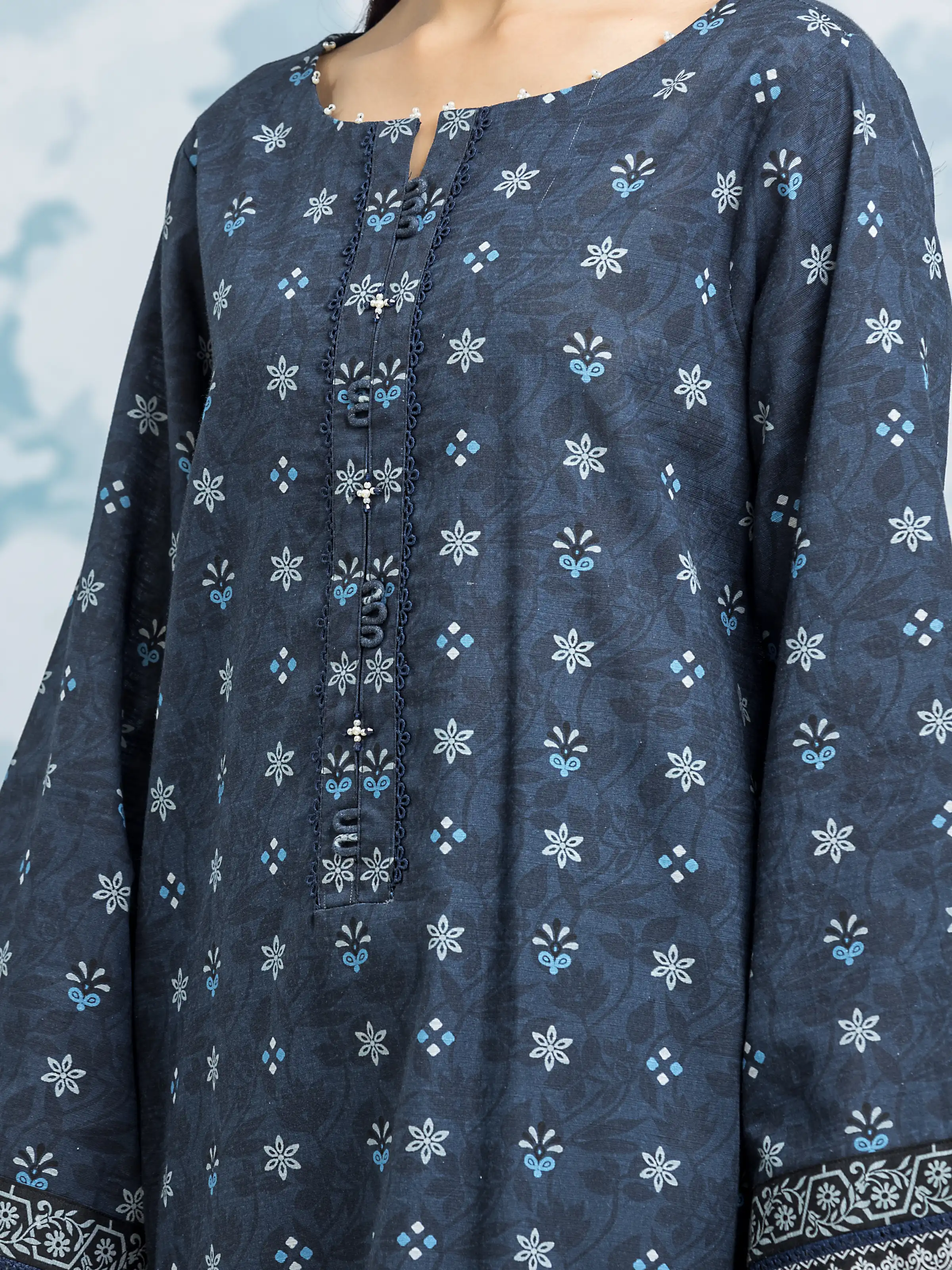 Printed Khaddar Shirt Dupatta - EWU24A3-29302SD - Image 3