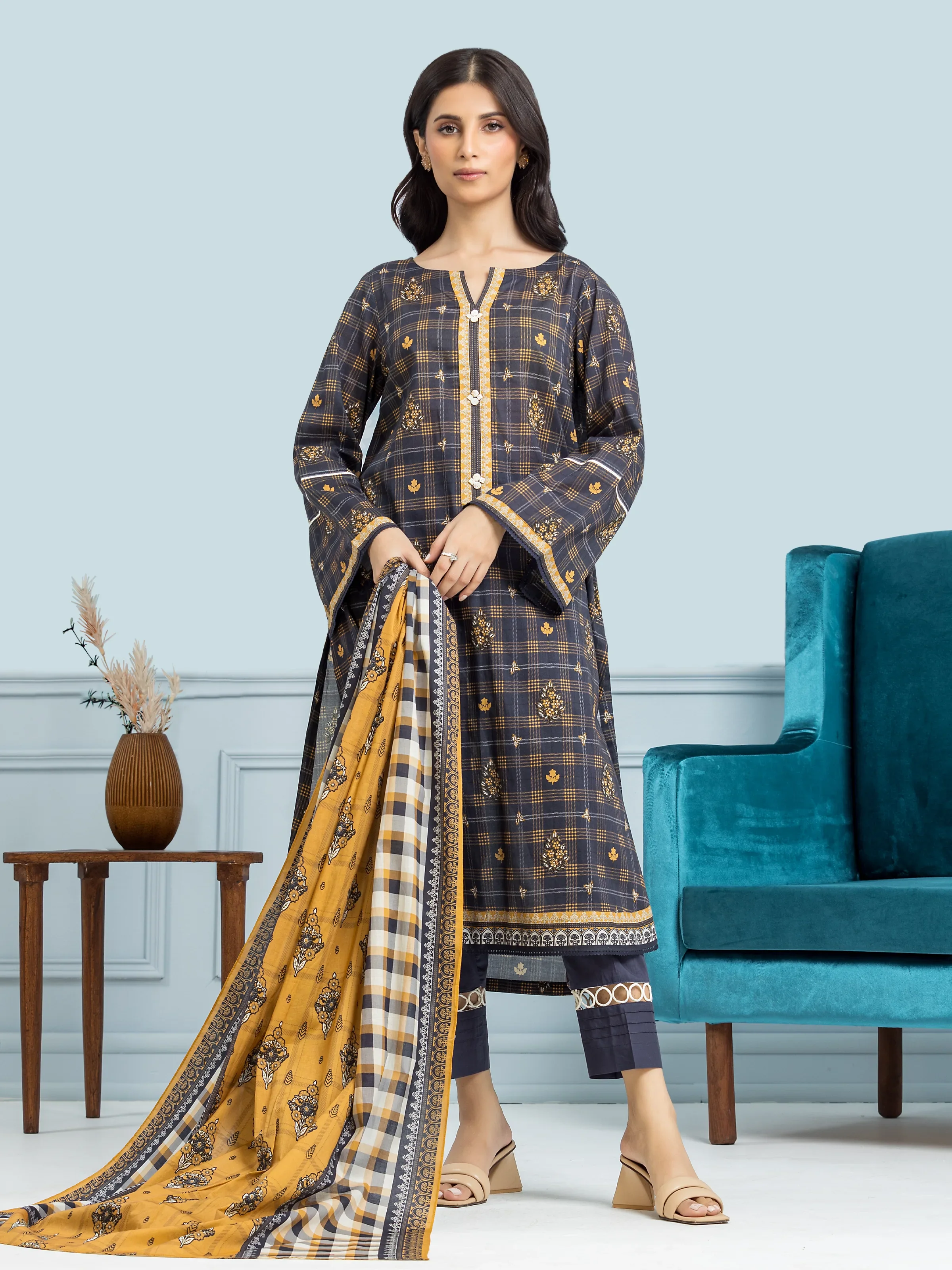 Printed Khaddar Suit - EWU24A3-29654-3P