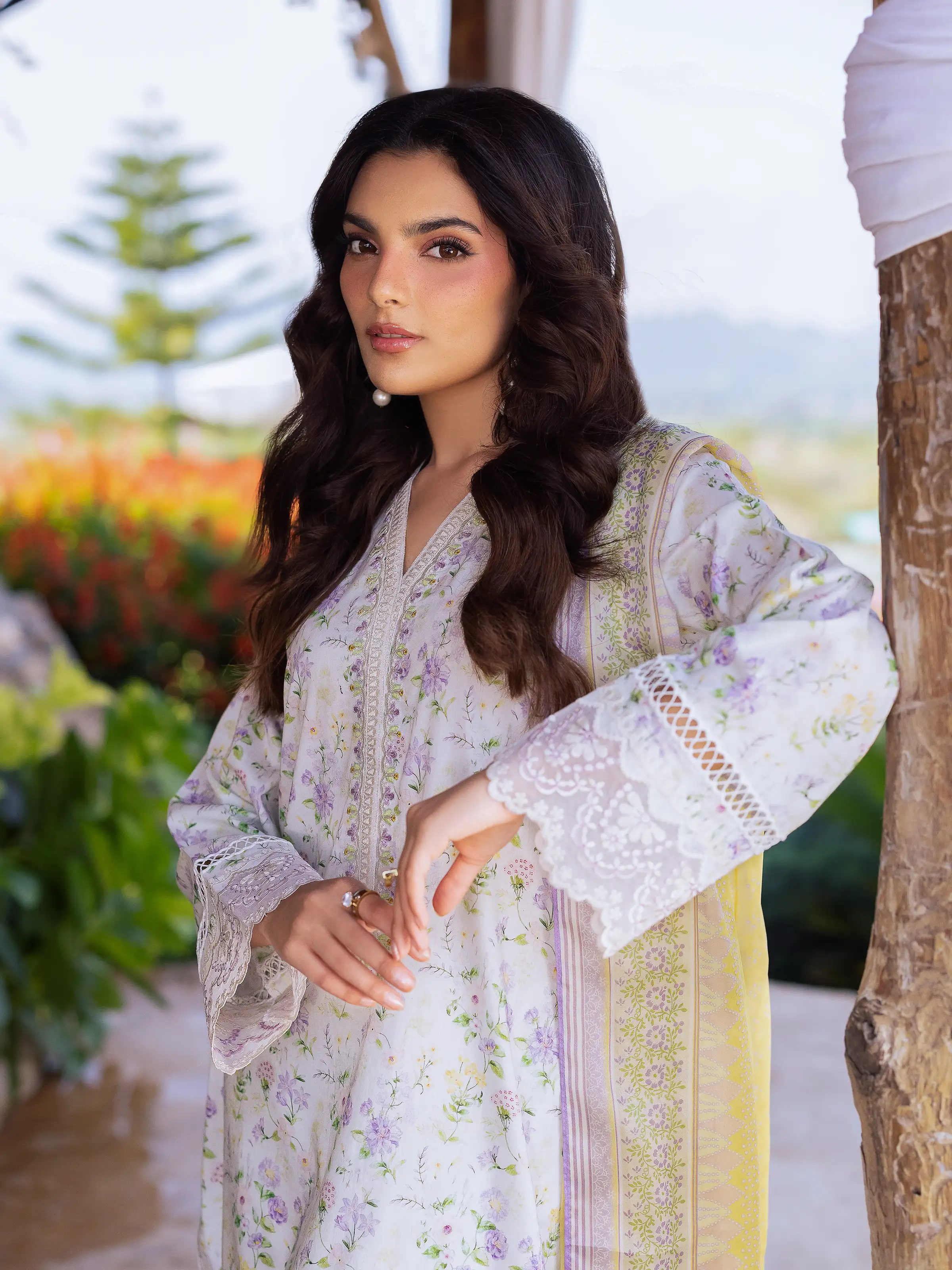 Embroidered Lawn Suit - EWU5V1-31440-3P - Image 4