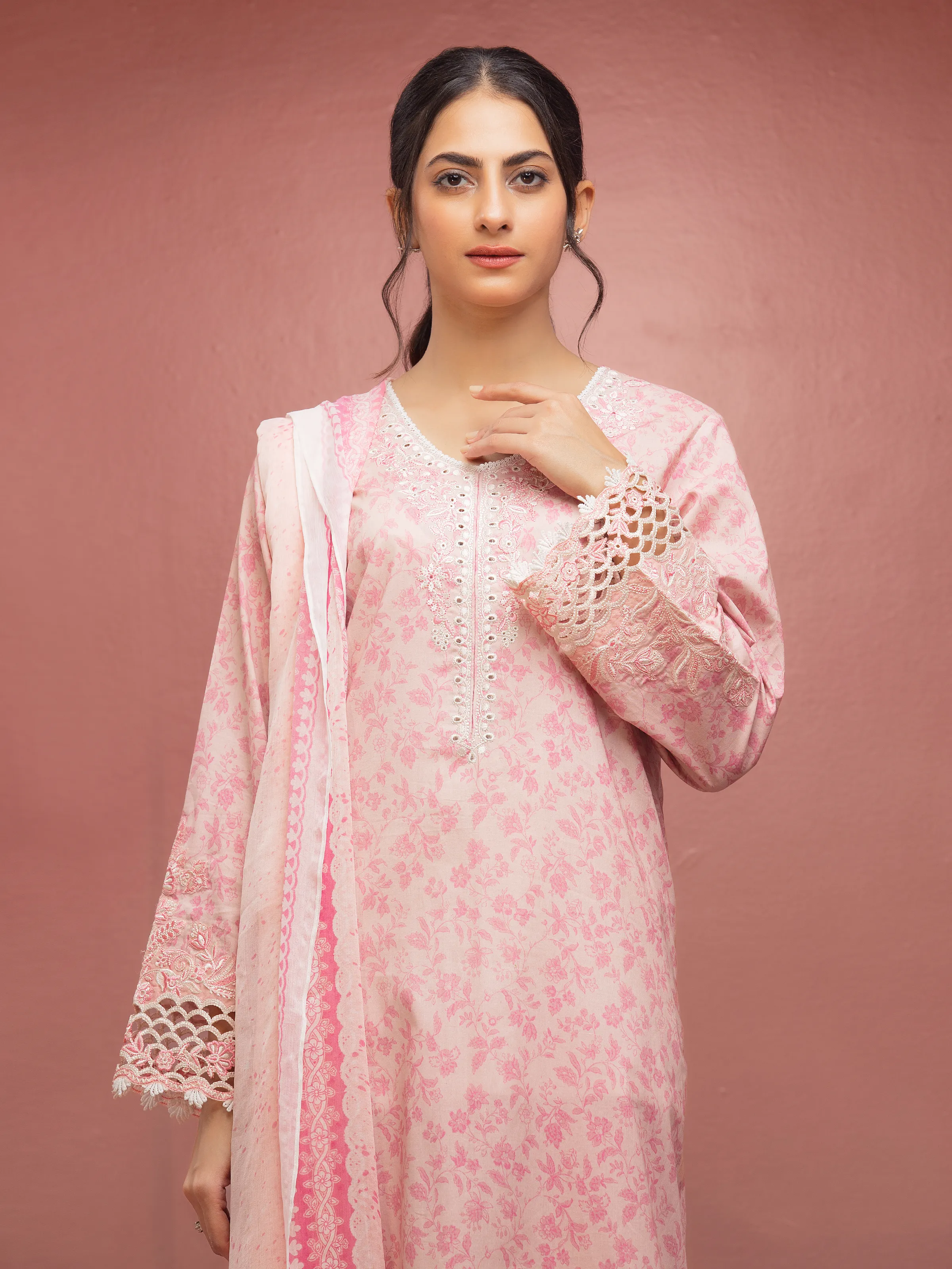 Embroidered Lawn Suit - EWU5V1-31081-3P - Image 2