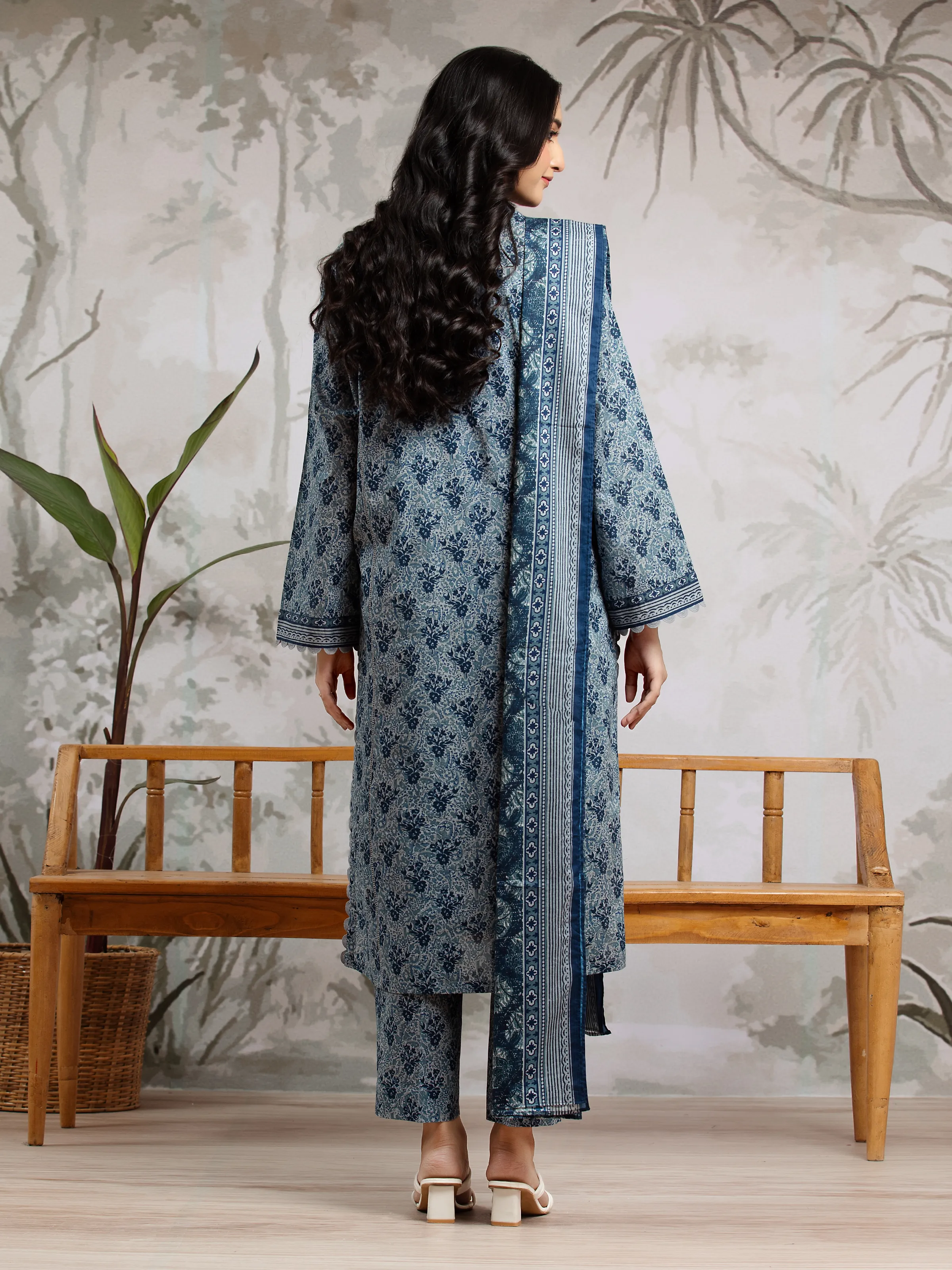 Printed Khaddar Shirt Dupatta - EWU24A3-29609SD - Image 2