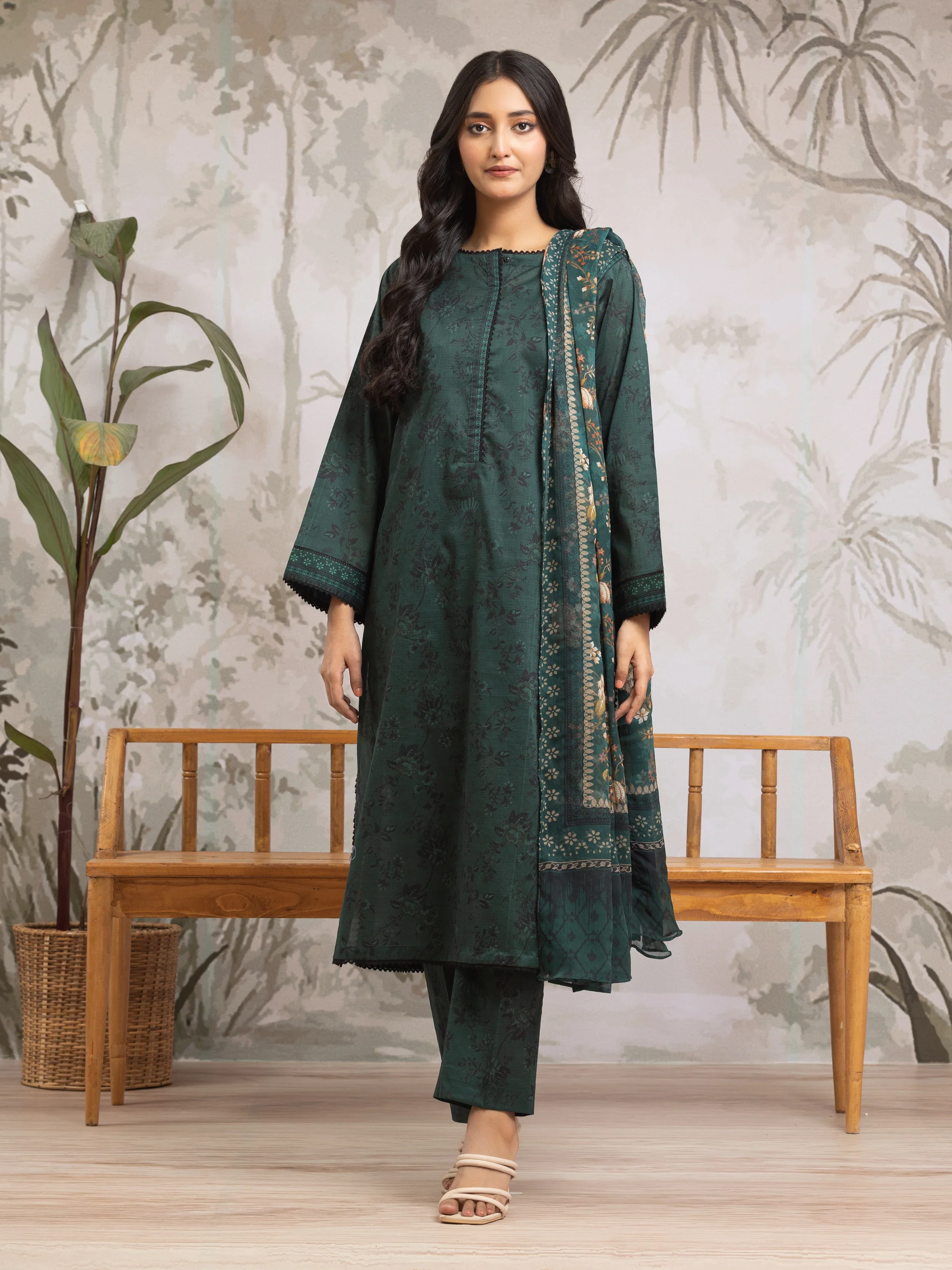 Printed Khaddar Shirt Dupatta - EWU24M2-180SD