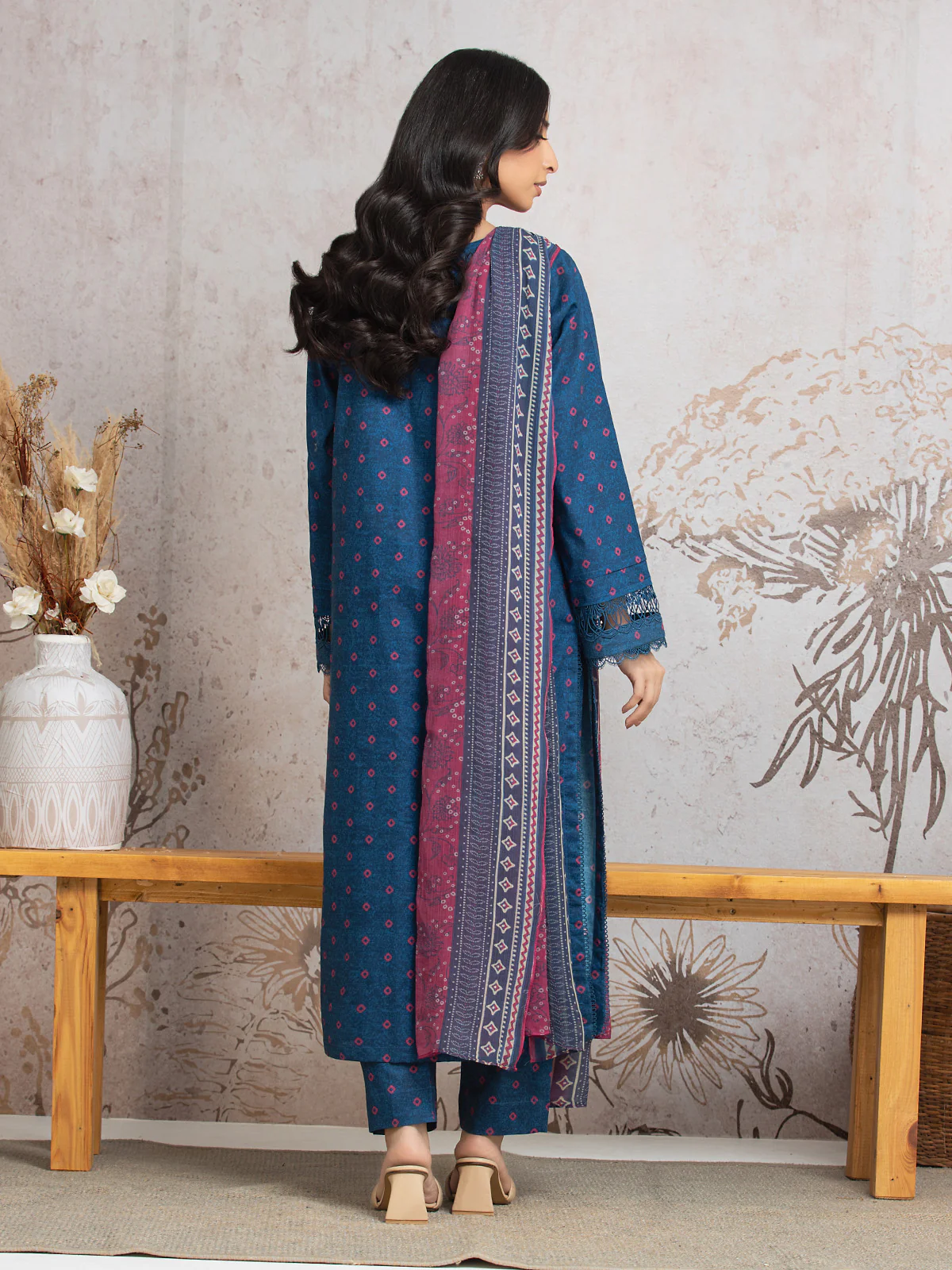 Printed Khaddar Shirt Dupatta - EWU24M2-005SD - Image 3