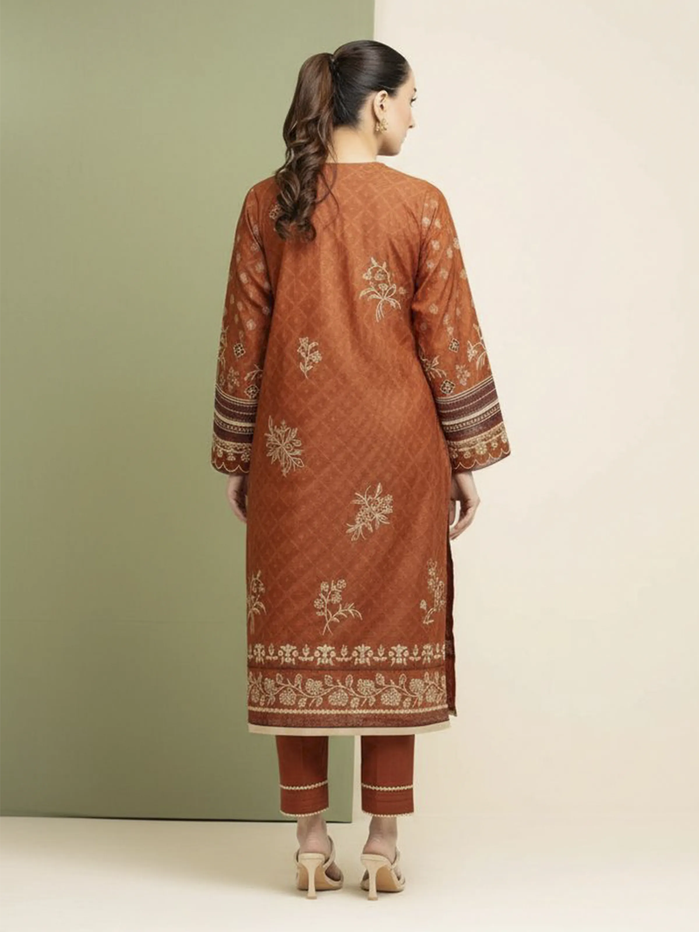 Embroidered Lawn Suit - EWU5V1-31201A-3P - Image 4