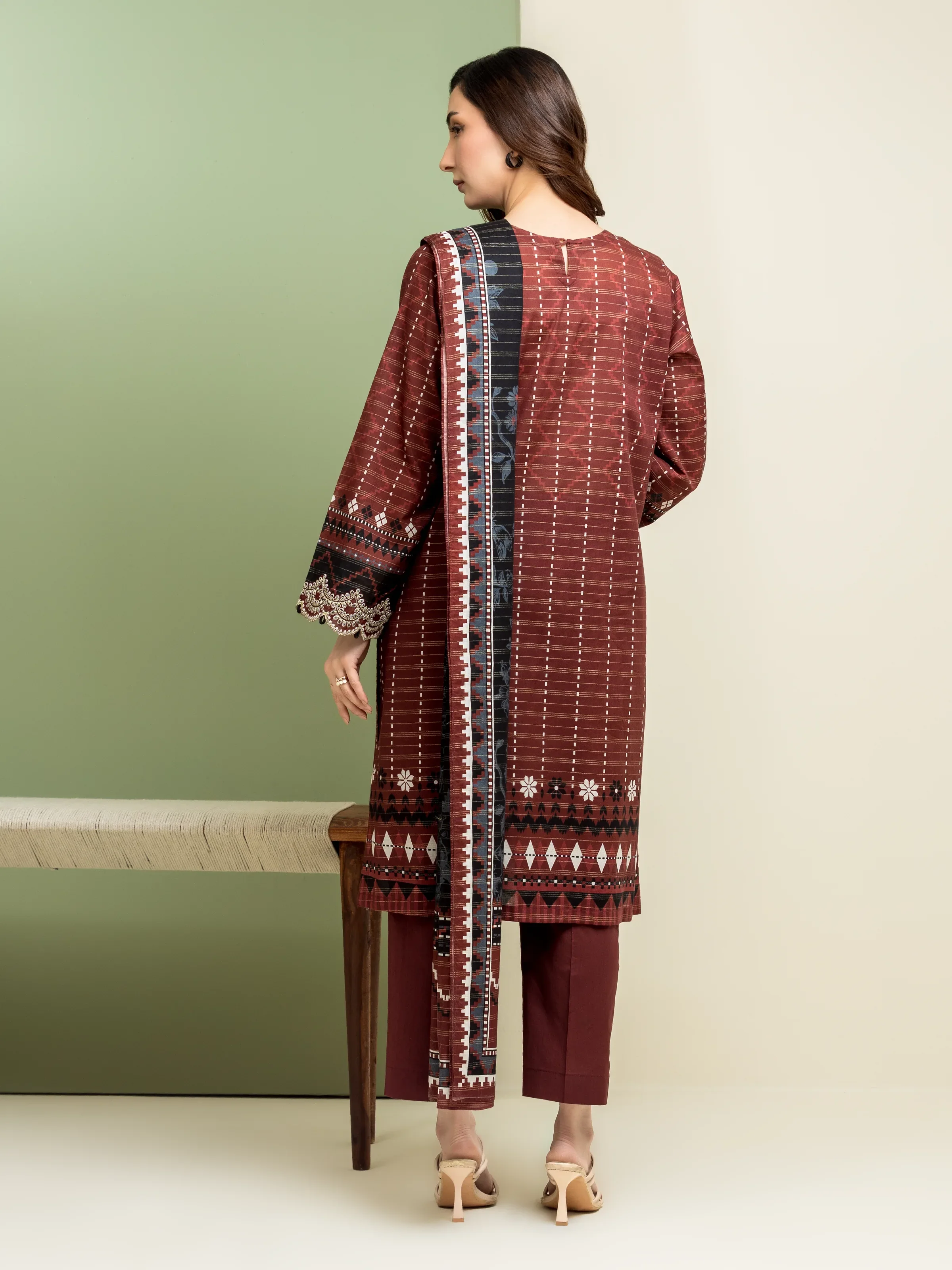 Embroidered Lawn Suit - EWU5V1-31204-3P - Image 4