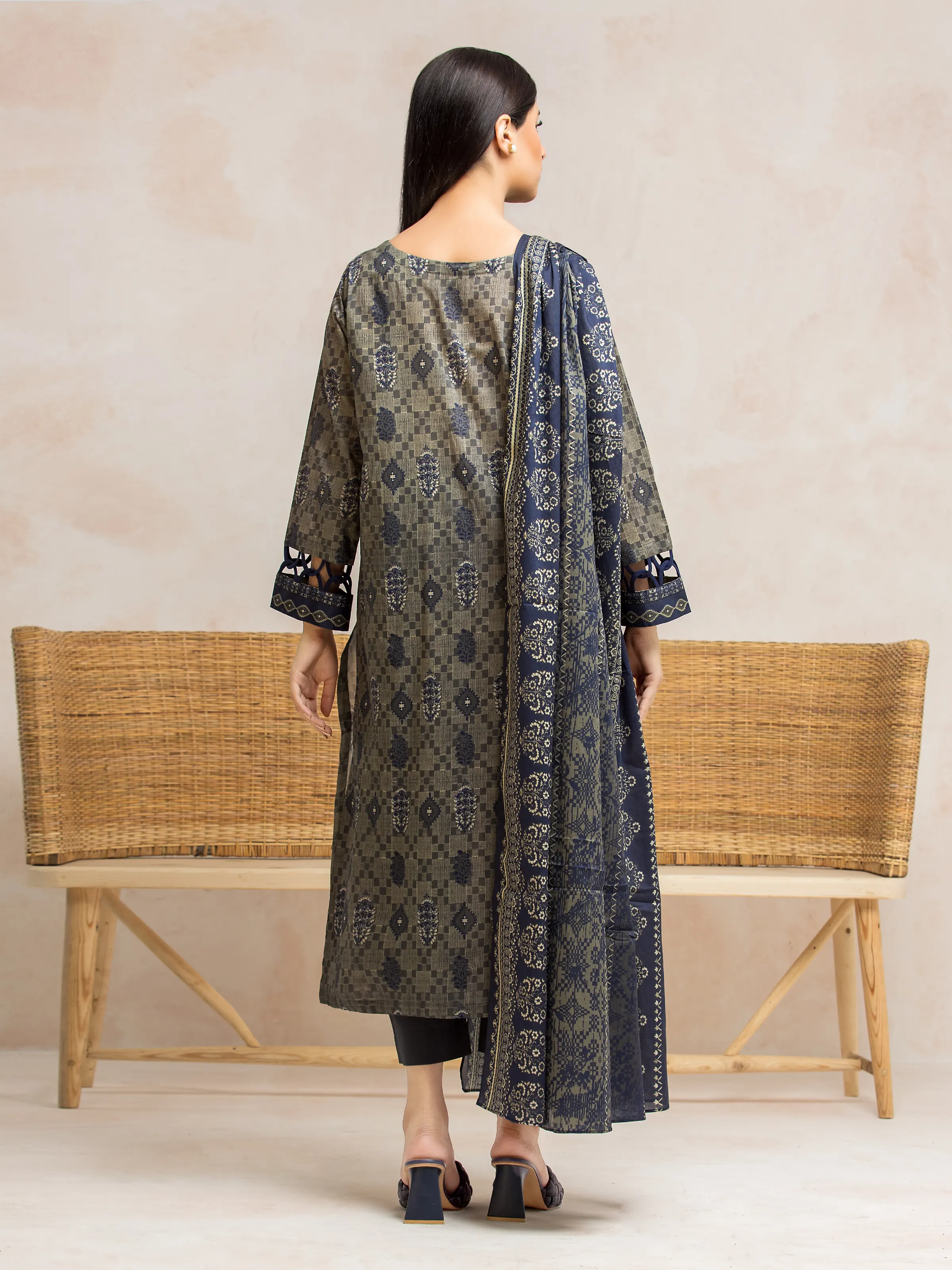 Printed Khaddar Suit - EWU24A3-28211-3P - Image 2