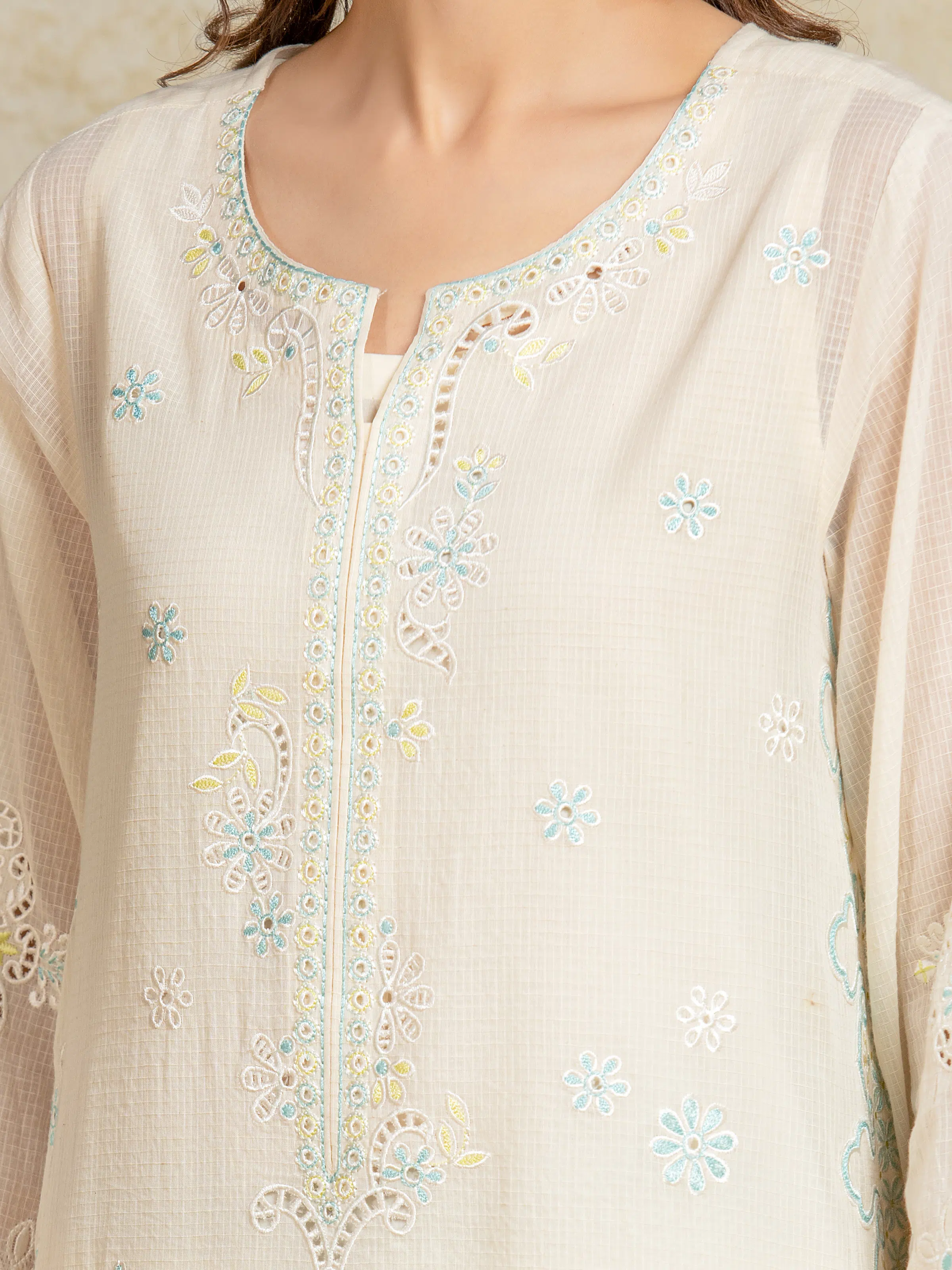Embroidered Lawn Suit - EWU5V1-31700-3P - Image 4