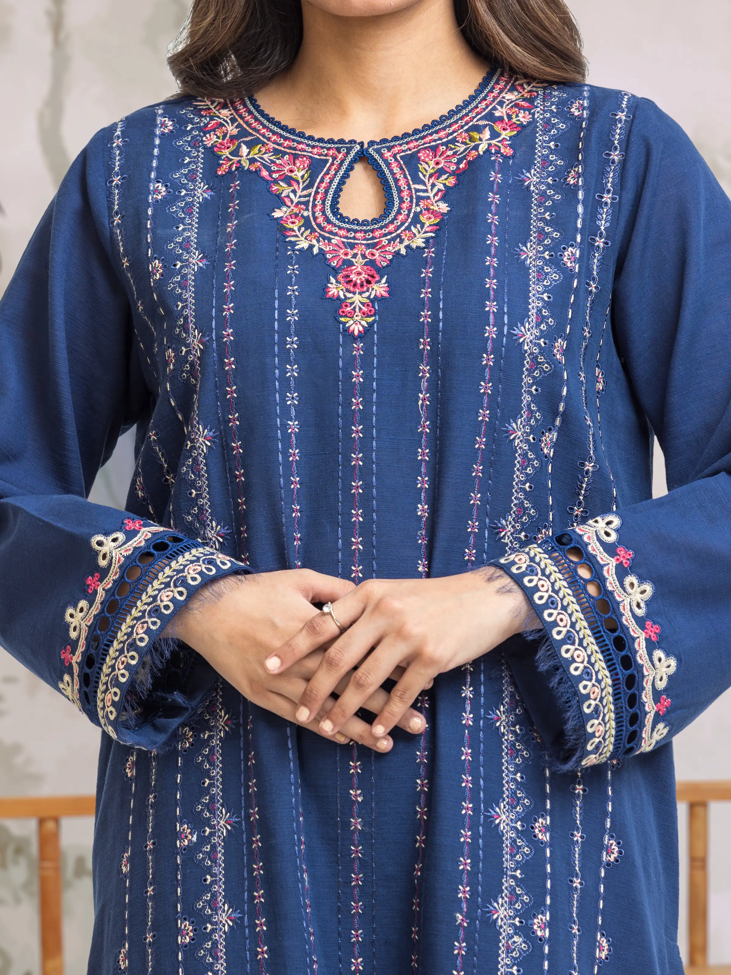 Embroidered Khaddar Suit - EWU24V11-30309-3P - Image 3